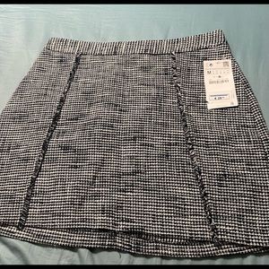 Size medium. New Zara Collection skirt